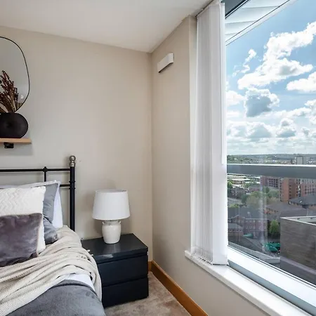 The Exquisite Penthouse Of Leeds - Sleeps 8