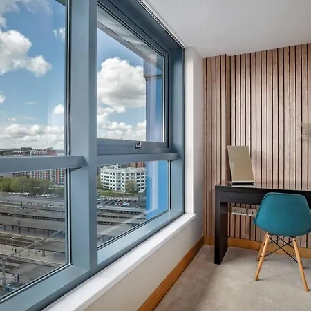 The Exquisite Penthouse Of Leeds - Sleeps 8 Leeds (West Yorkshire)