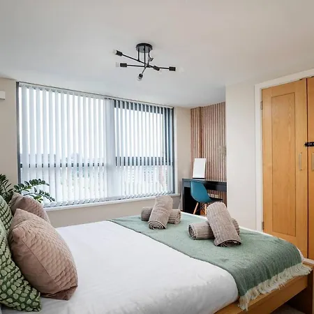 The Exquisite Penthouse Of Leeds - Sleeps 8 Apartment *