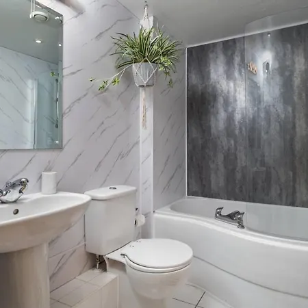 The Exquisite Penthouse Of Leeds - Sleeps 8