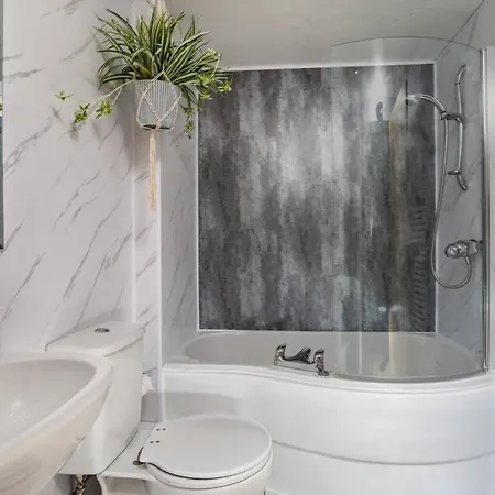 The Exquisite Penthouse Of Leeds - Sleeps 8 * Leeds (West Yorkshire)