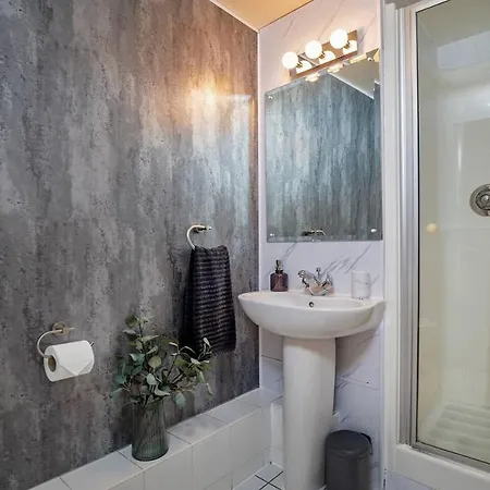 The Exquisite Penthouse Of Leeds - Sleeps 8 Apartment *