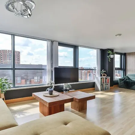 The Exquisite Penthouse Of Leeds - Sleeps 8 * Leeds (West Yorkshire)