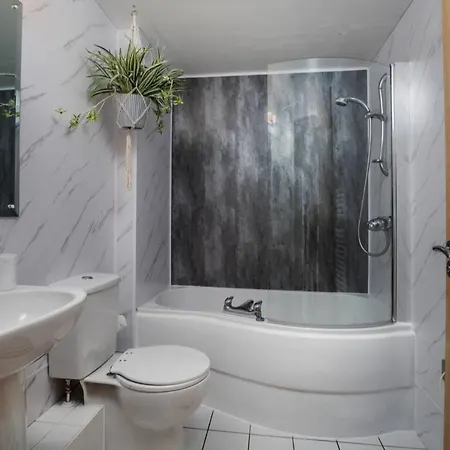 The Exquisite Penthouse Of Leeds - Sleeps 8 * Leeds (West Yorkshire)
