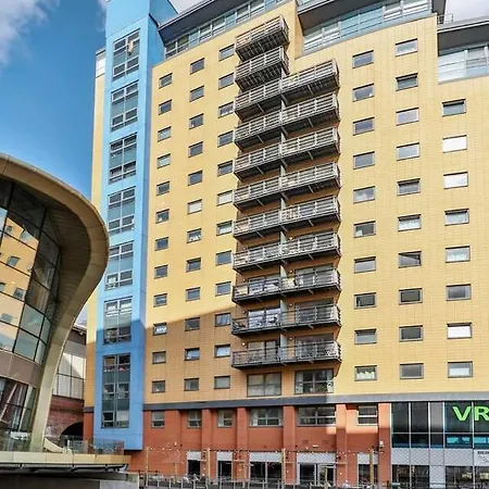 The Exquisite Penthouse Of Leeds - Sleeps 8 *