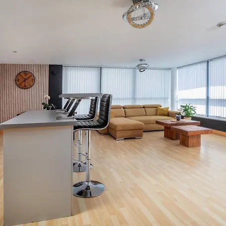The Exquisite Penthouse Of Leeds - Sleeps 8